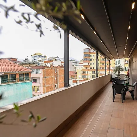 Miku Apartment-luxurious 2bd Private Parking טיראנה