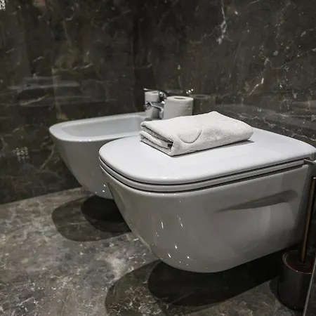 Miku Apartment-luxurious 2bd Private Parking