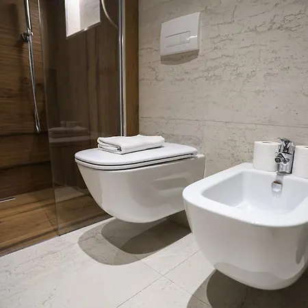 Lejlighed Miku Apartment-luxurious 2bd Private Parking