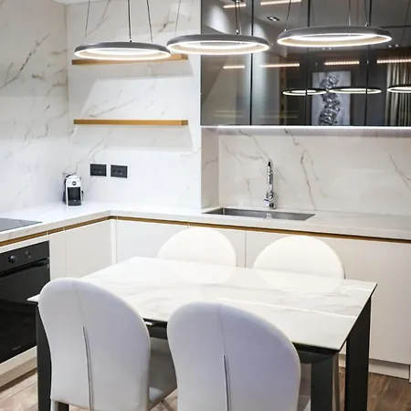 Lejlighed Miku Apartment-luxurious 2bd Private Parking Tirana