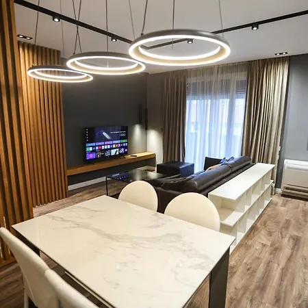 Miku Apartment-luxurious 2bd Private Parking *